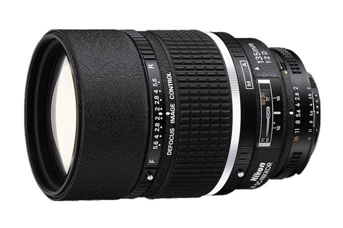 Nikon 135mm f/2D AF DC-NIKKOR Lens-01