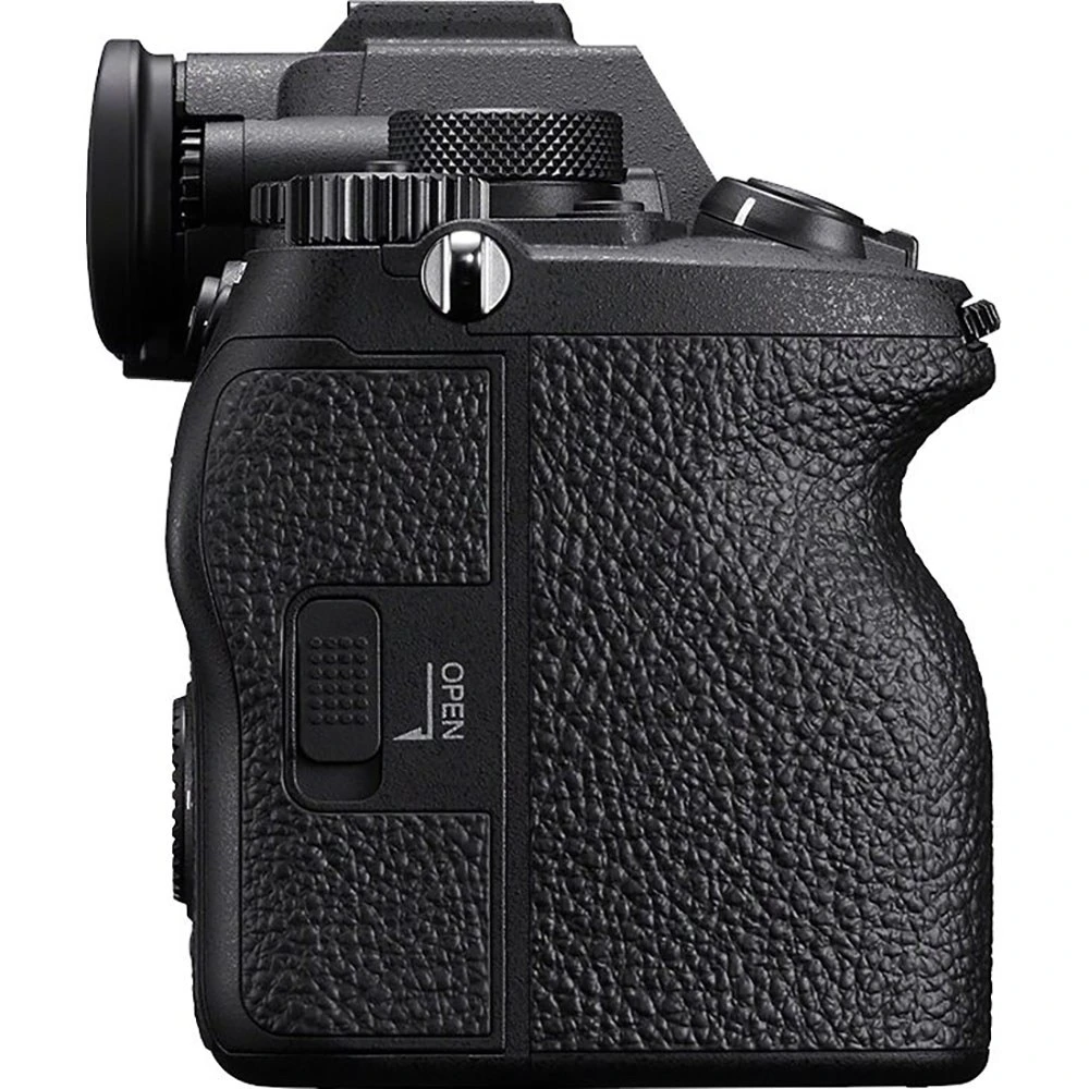 Sony Alpha a7 IV Mirrorless Digital Camera with 28-70mm Lens-05