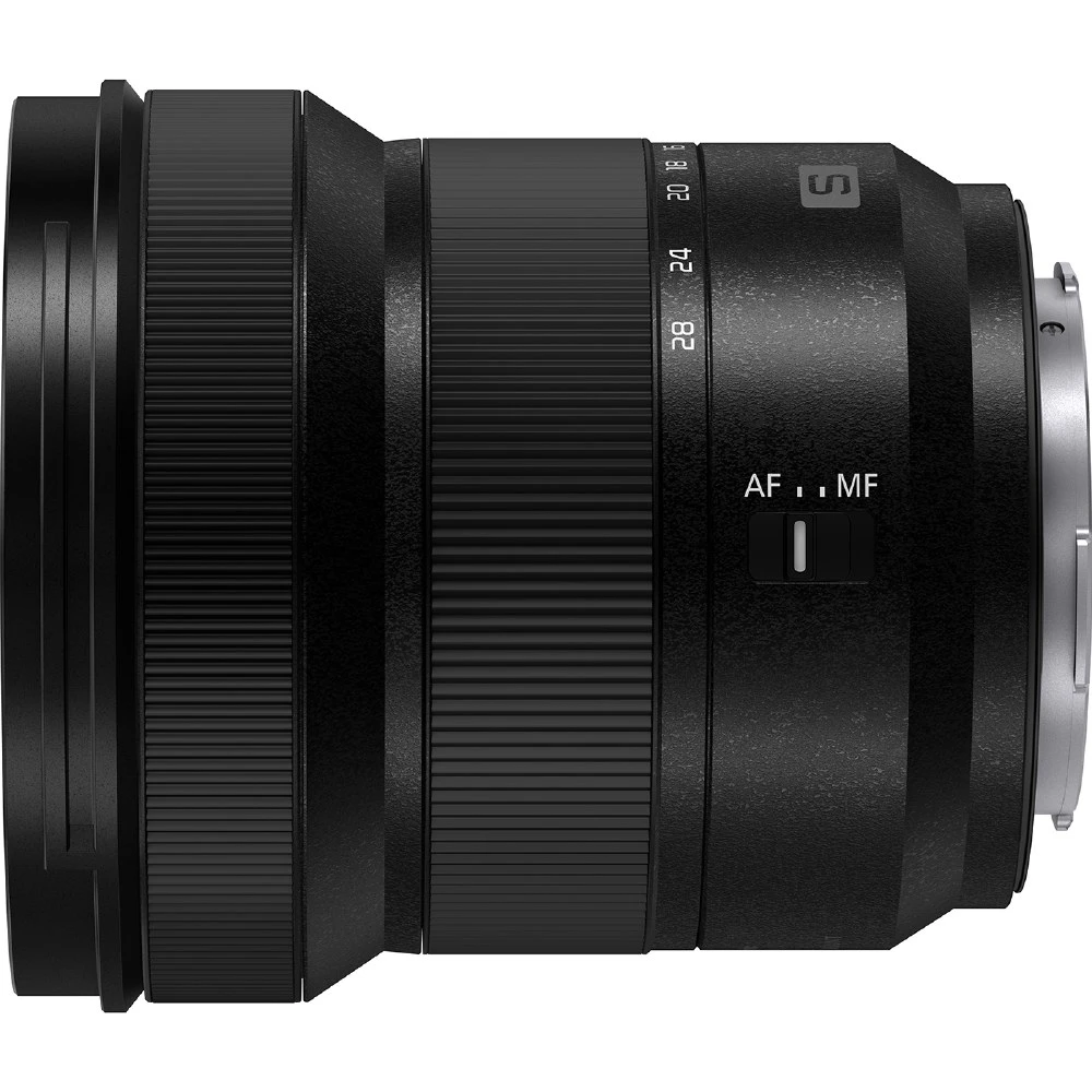 Panasonic LUMIX S 14-28mm f/4-5.6 Macro Lens-03